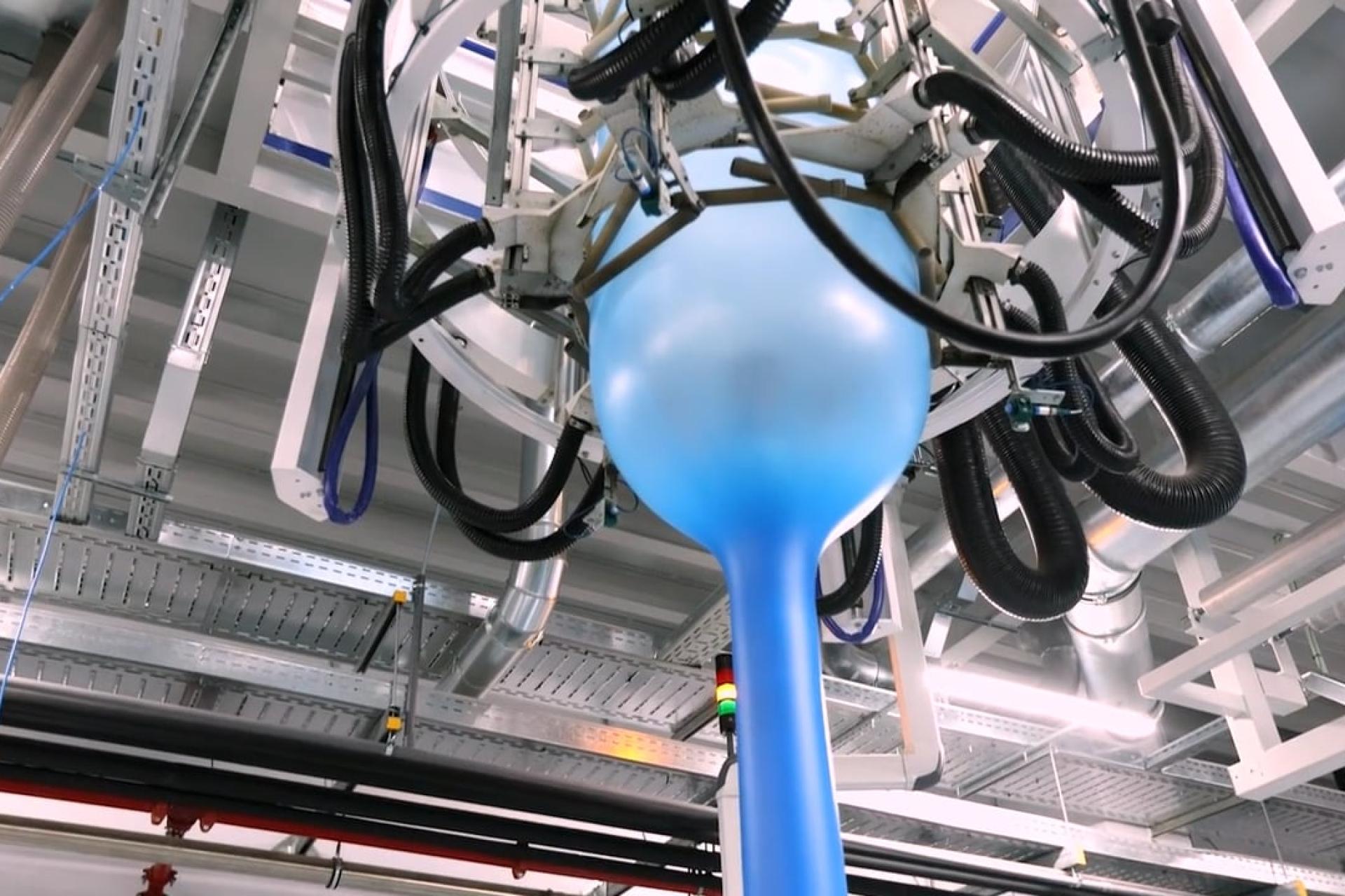 Blow extrusion 